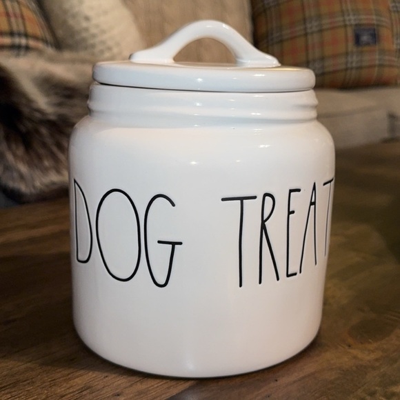 Rae Dunn Artisan Magenta White Ceramic Pet Jar ‘Dog Treats’ Canister - Picture 1 of 5